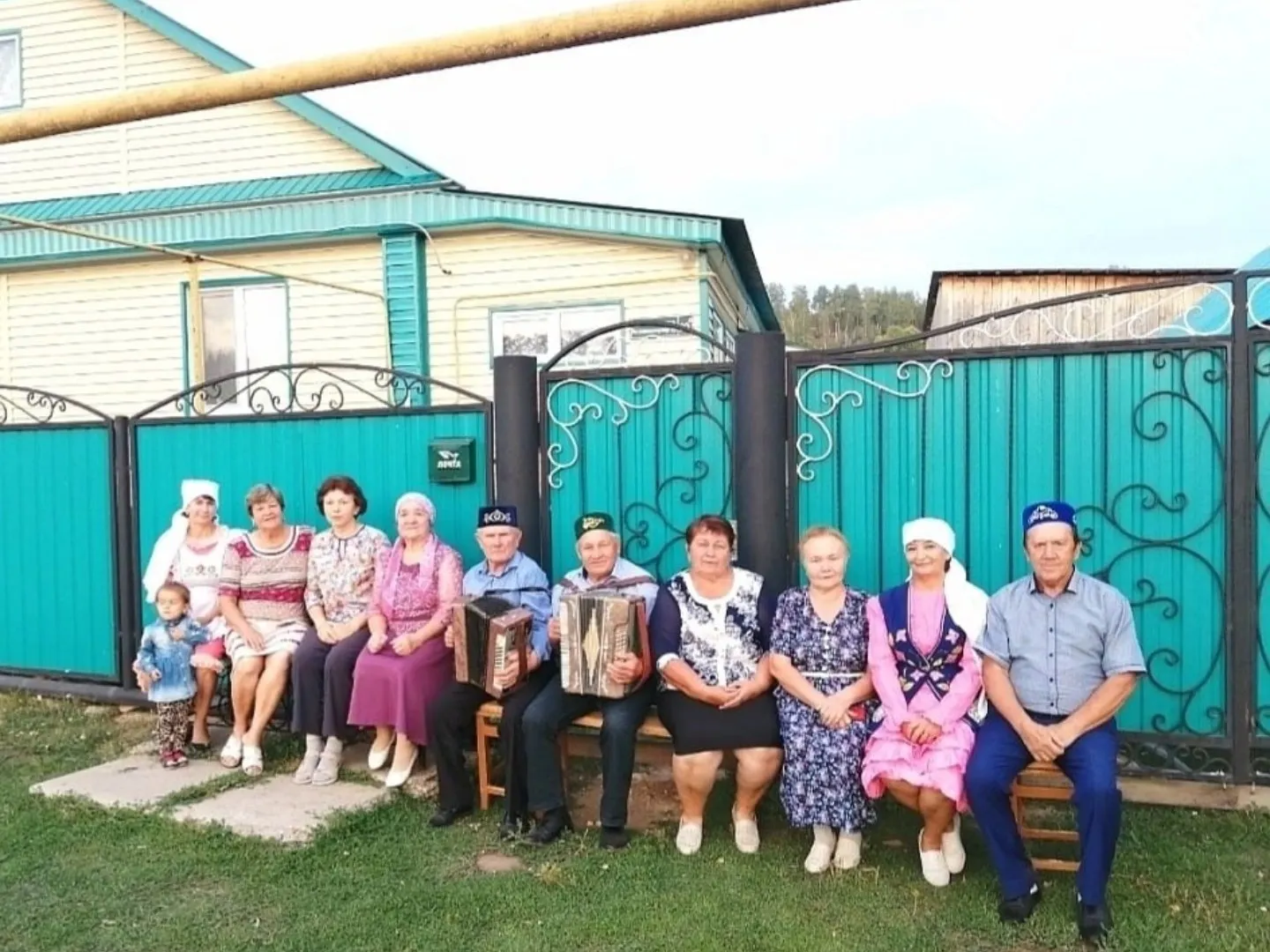 Таһир Шәмсуаров "Бикләнмәсен тимер капкалар"