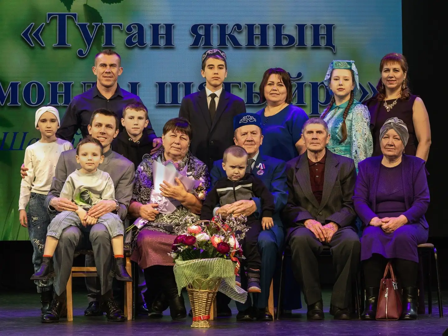 21нче көн. Таһир Шәмсуаров. Туганнар.