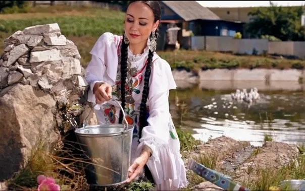 Сәкинә Хәйруллина "Суга барам"