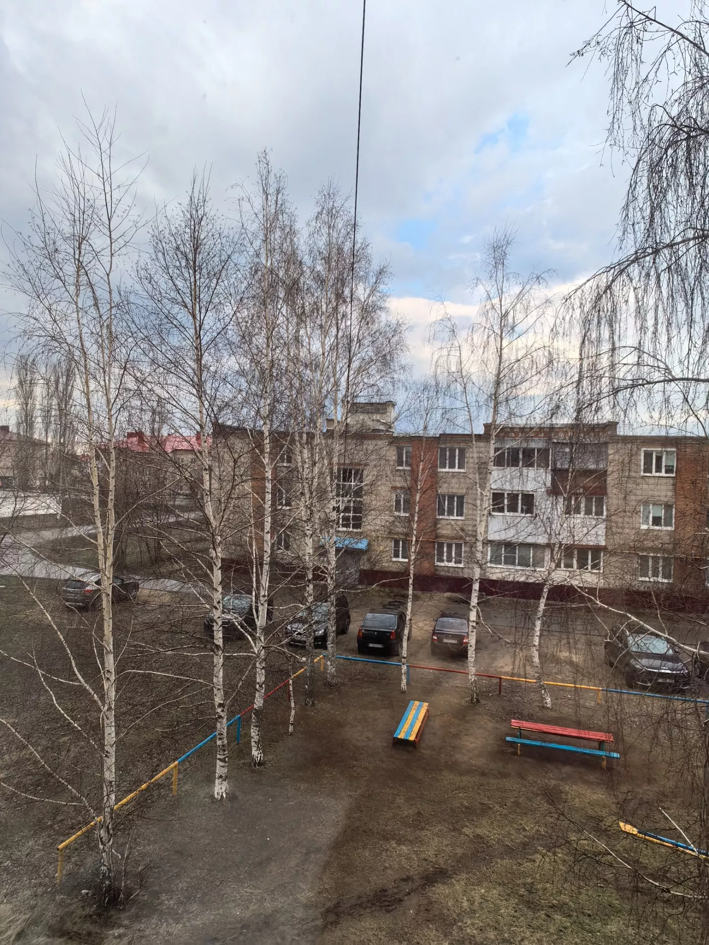 9 нчы көн. Син тагын кил, апрель җиле төсле. Әхсән Баян.