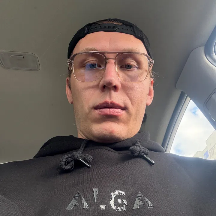 Алмаз Хөсәенов